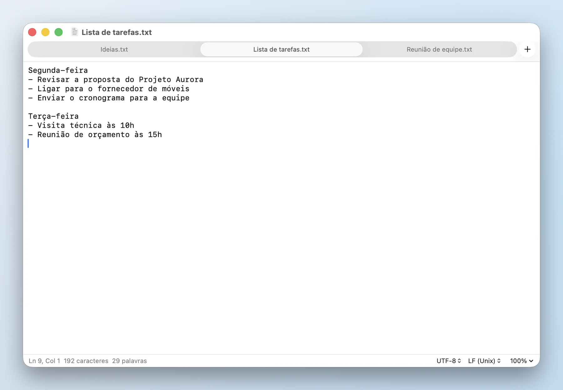 Old Habits Notes com três arquivos de texto abertos em abas e a barra de status com linha, coluna, codificação e fim de linha.